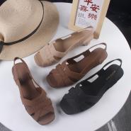 合利鯊夏季外穿女涼鞋新款時尚純色低跟休閑女鞋鏤空平底沙灘涼鞋