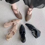 合利鯊包頭涼鞋女夏季新款鏤空女士平底時尚尖頭扣帶低跟休閑涼鞋